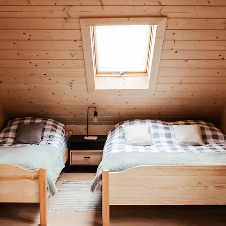 Przy Szlaku بيت للعطل رابكا