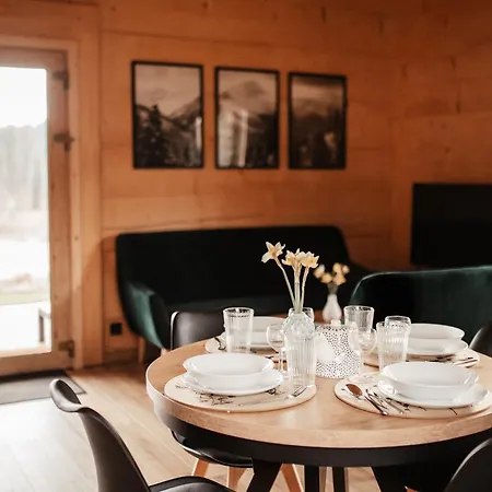 Przy Szlaku بيت للعطل